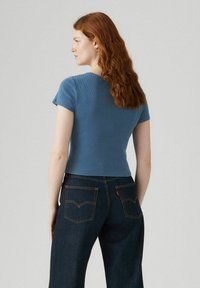 Levi's® ESSENTIAL SQRD NECK - Camiseta básica - fa garment dye