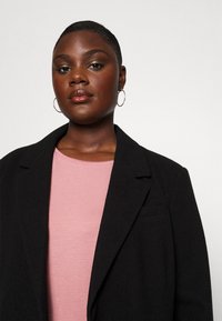 ONLY Carmakoma CARNANCY  - Krátký kabát - black