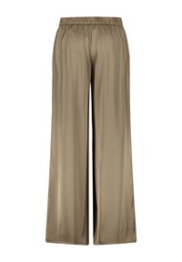 Szatnowe spodnie o szerokich nogawkach w jasnobrązowym odcieniu z elastycznym pasem i gładką, połyskliwą teksturą.