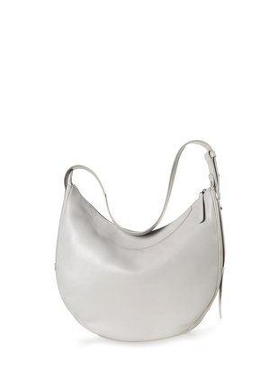 Borsa hobo in pelle grigia chiara, caratterizzata da una morbida e liscia texture, dalla forma a mezzaluna e da una singola tracolla regolabile.