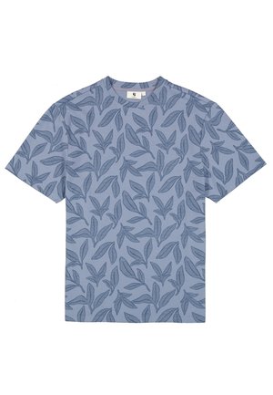 T-shirt bleu à manches courtes avec un motif de feuilles bleu foncé, col rond et étiquette de marque visible à l'intérieur du col.