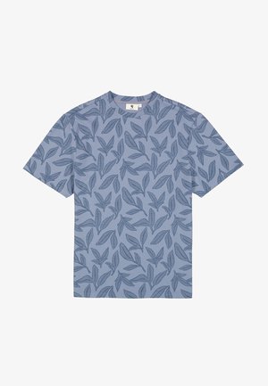 T-shirt bleu à manches courtes avec un motif de feuilles bleu foncé, col rond et étiquette de marque visible à l'intérieur du col.