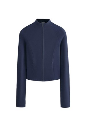 Marineblauwe jas met lange mouwen, ritssluiting aan de voorkant, hoge kraag en aansluitende naden, ontworpen voor een slank silhouet.