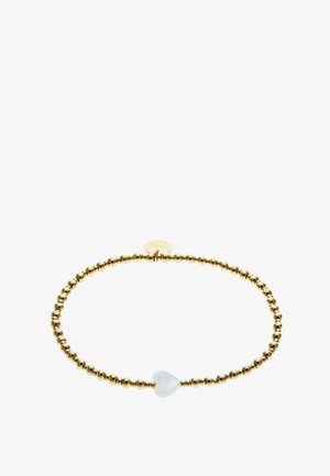 Guldperlearmbånd med et hvidt, hjerteformet vedhæng. Elegant design med glat tekstur og en minimalistisk lås.