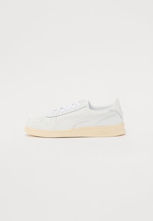 INDOOR JER SHE  - Zapatillas -  off white