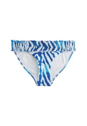 Niebiesko-białe figi bikini w paski zebry z marszczoną elastyczną talią na białym tle.