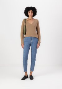 Tommy Hilfiger Džemperis - safari canvas