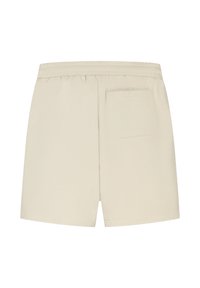 Beige katoenen shorts met een elastische tailleband en een enkele achterzak. Eenvoudige, rechte snit met een gladde textuur en geen zichtbare patronen.