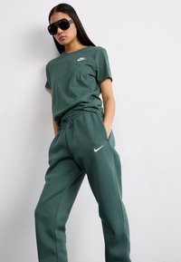 Nike Sportswear PANT - Treningo apatinė dalis - vintage green/sail