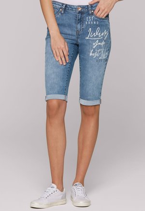 Soccx Denim shorts - mid blue printed