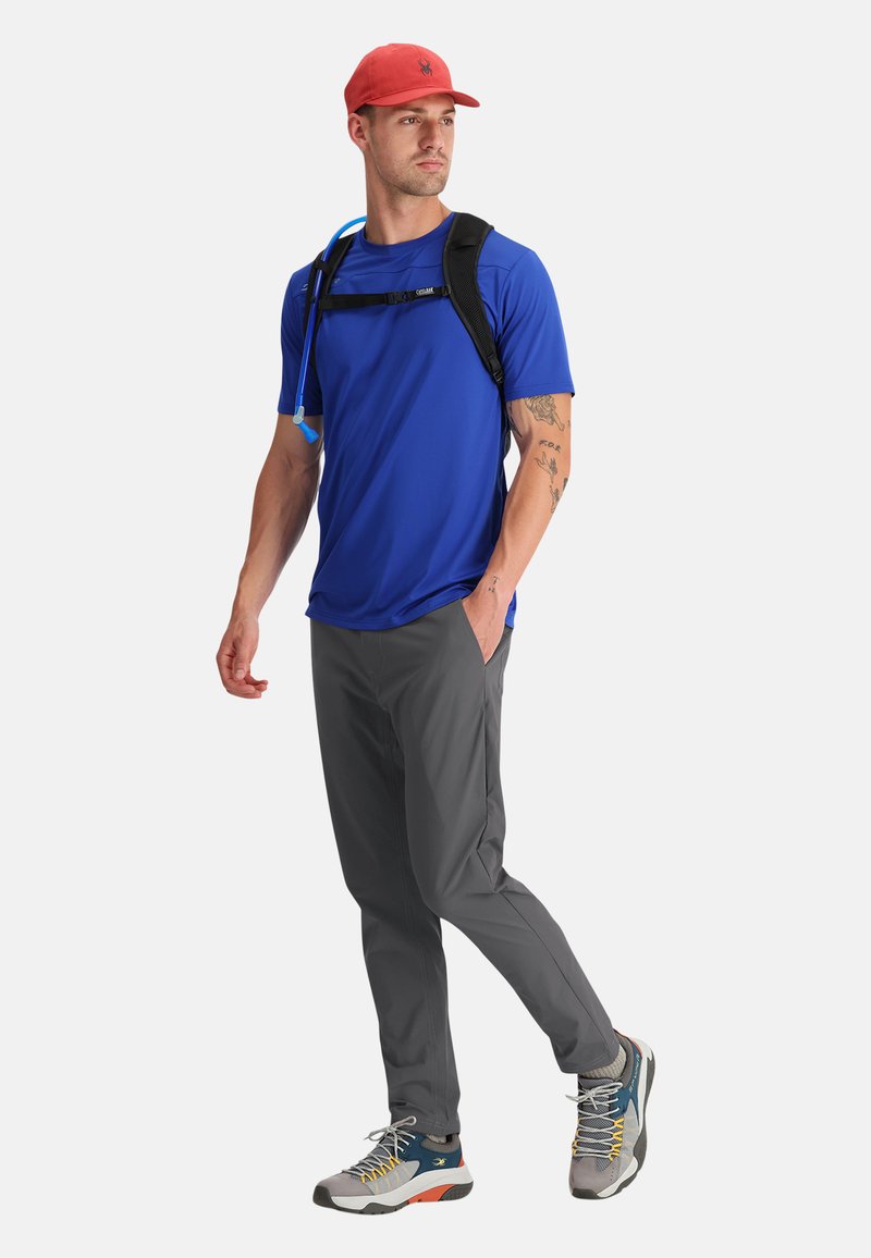 Pantalones montañeros largos