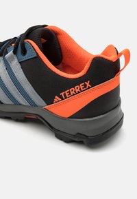 adidas Performance AX2R HIKING SHOES - Fjellsko - steel/grey three/impact orange