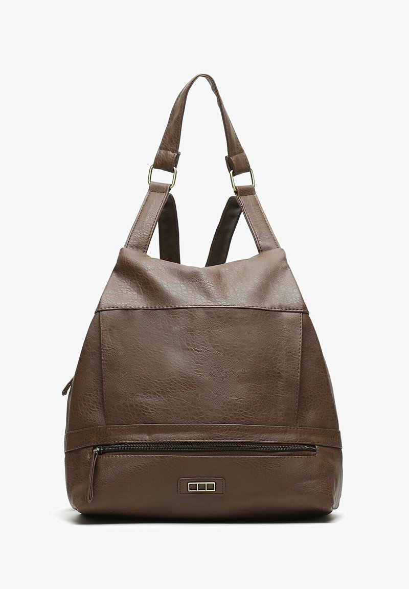 Rudos dirbtinės odos krepšys su tekstūruota paviršiumi, dideliu pagrindiniu skyriumi ir užtrauktuku uždaromu priekyje skyriumi. Yra reguliuojamos pavadėlių ir metaliniai akcentai.