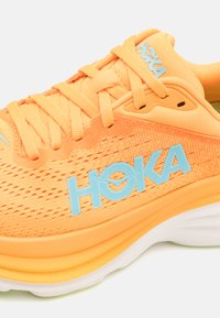 HOKA BONDI 8 - Tekaški copati za cesto - solar flare/lettuce