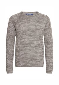 Pull en gris à manches longues avec un motif tricoté texturé, col ras du cou et poignets côtes. Présente une petite étiquette logo marron sur le côté.