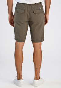 Lindbergh Shorts - army