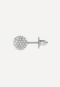 Silberne Ohrstecker mit einem runden, strukturierten Design, bedeckt mit kleinen, klaren Strasssteinen, montiert auf einem geraden Stift mit einem Schmetterlingsverschluss.