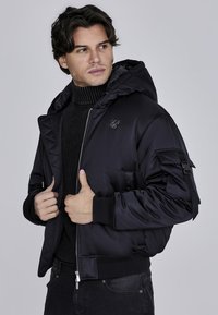 SIKSILK Winterjacke - black