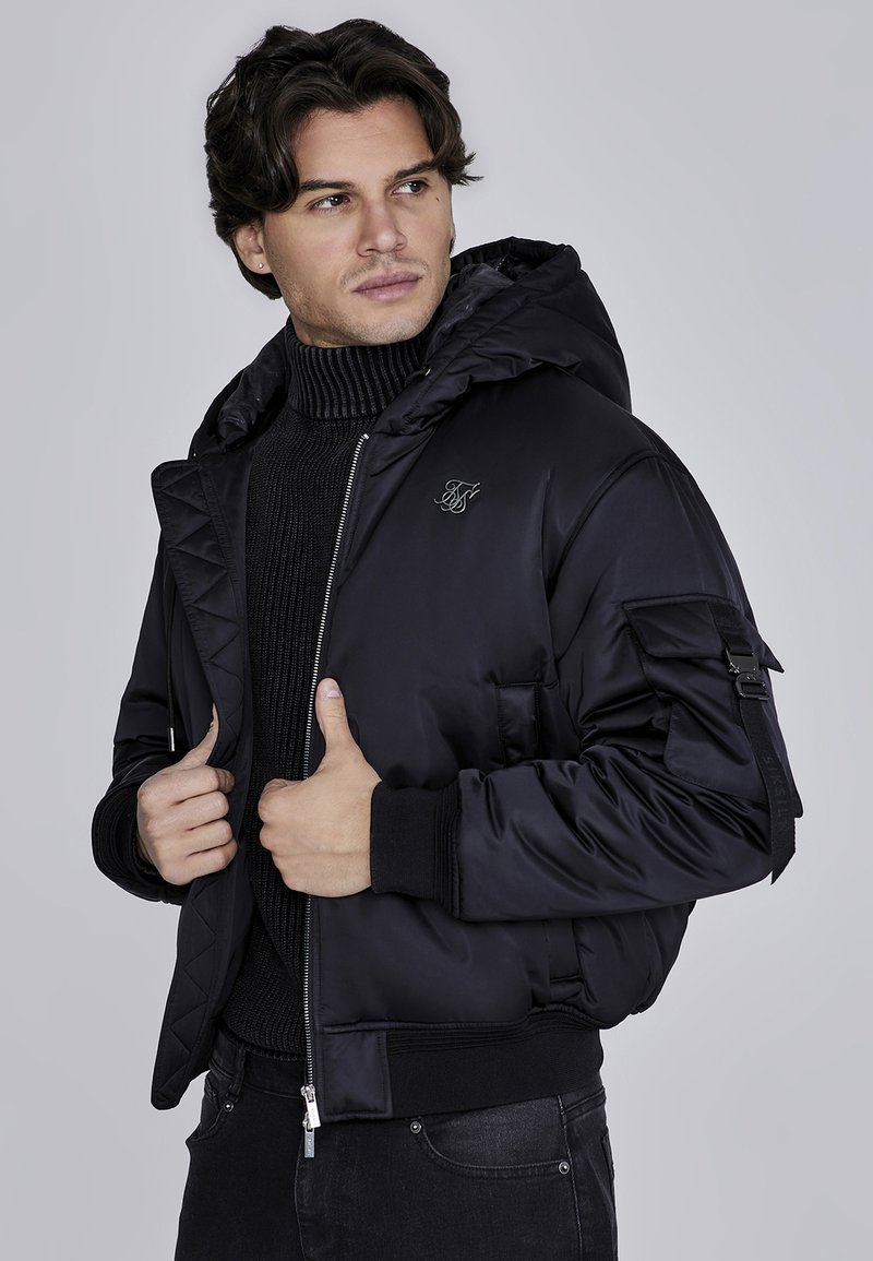 SIKSILK Winterjacke - black