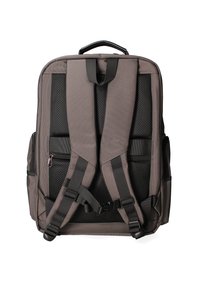 Zaino grigio con spallacci imbottiti doppi, dettagli in rete, due scomparti con cerniera e tasche laterali per ulteriore spazio di stivaggio.