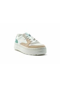 Sneaker realizzati in mesh bianco e suede beige, con dettagli azzurri, una suola spessa bianca e un design classico con lacci.