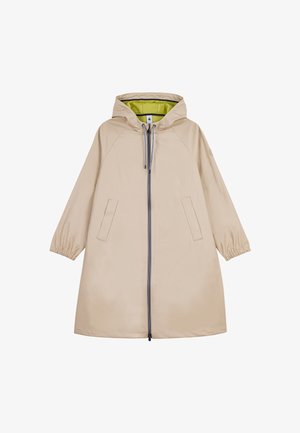 Beiger Kapuzenregenmantel mit Frontreißverschluss, zwei Seitentaschen, elastischen Bündchen und limonengrünem Innenfutter, flach auf weißem Hintergrund dargestellt.