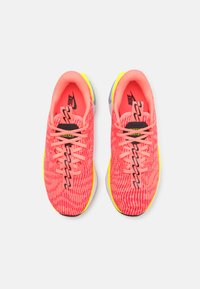 Nike Performance MOTIVA - Tenisice za cestovno trčanje - hot punch/denim turquoise/volt/aster pink/white/black
