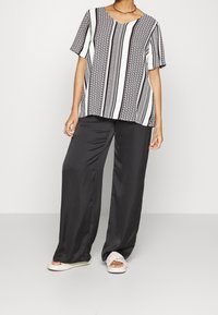 ONLY Carmakoma Blouse - black