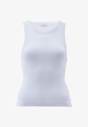 Hvid ribstrikket ærmeløs tanktop med høj rund halsudskæring, tætsiddende pasform og lille mærkeindlæg indeni kraven.