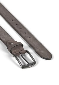 Suede belt in gray with a matte black metal buckle. Features a rounded tip and multiple holes for adjustable fit. Textured surface throughout.