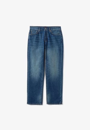 Blaue Jeans aus Denim mit geradem Bein, fünf Taschen, Knopf- und Reißverschluss sowie leichter Verfärbung an Oberschenkeln und Knien.