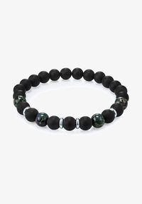 Pulsera de cuentas mate negra con cuentas de acento brillantes alternas en verde oscuro y espaciadores de metal plateado, con forma redonda y diseño elástico.
