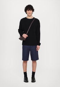 Filippa K RELAXED SWEATER - Džemper - black
