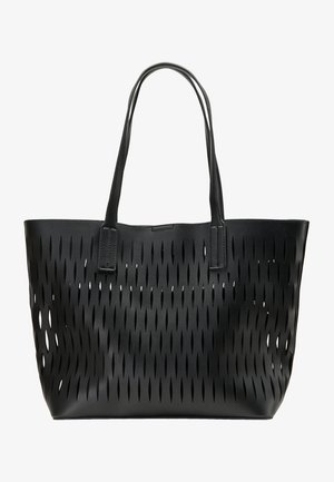 Czarna torba na ramię z wydłużonymi diamentowymi wycięciami i dwoma długimi paskami na ramię, wykonana z gładkiego materiału przypominającego skórę.