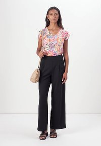 TOM TAILOR DENIM PLEATED PANTS - Broek - deep black
