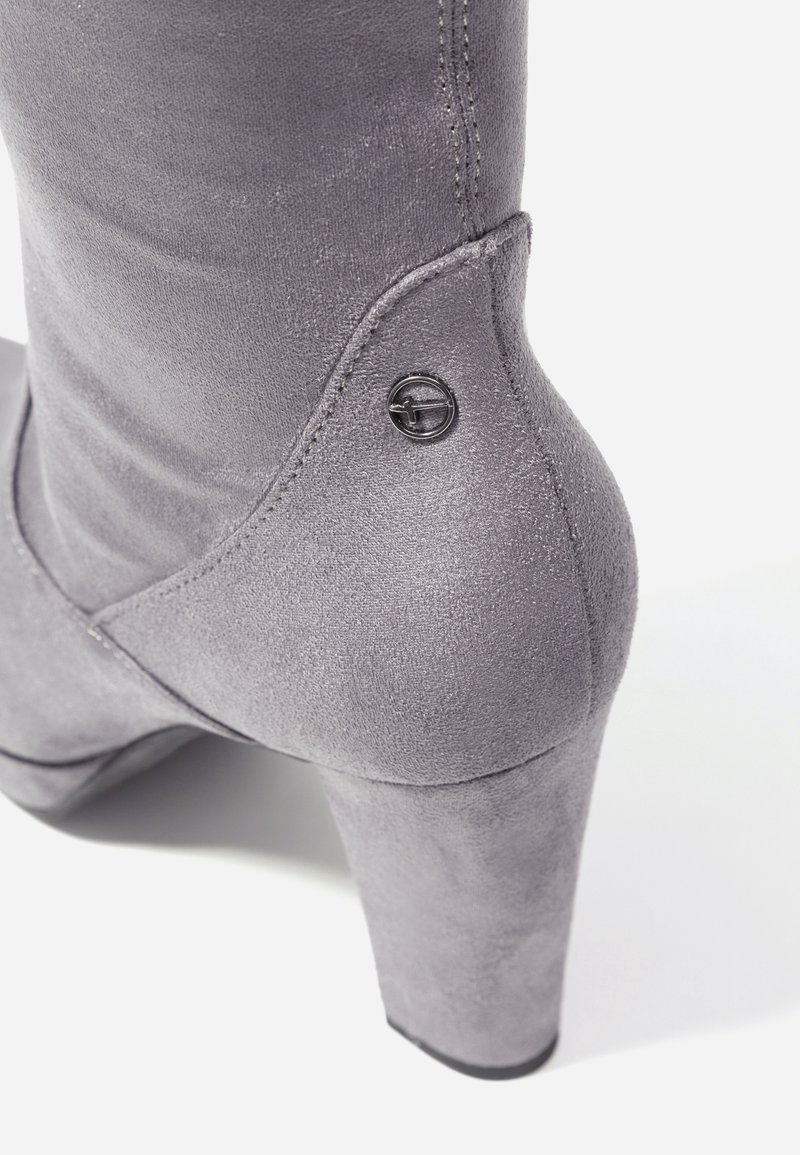 Bottes à bout d'acier - France