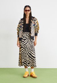 adidas Originals ADIDAS FARM RIO 3-STRIPES MAXI - A-vonalú szoknya - crystal sand