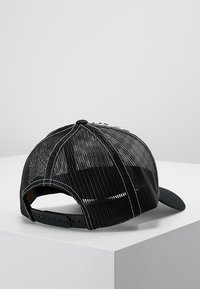 Flexfit CHECKERBOARD RETRO TRUCKER - Cappellino - black/white