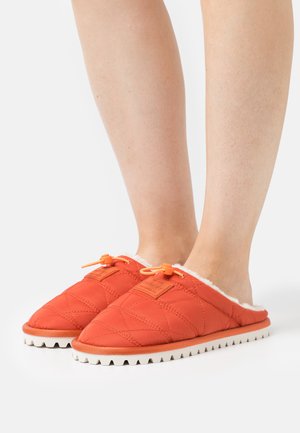 GANT HOMESY - Slippers - golden orange