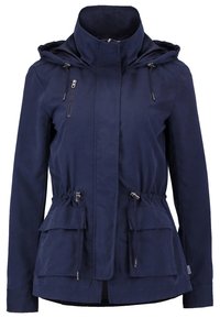 Granatowa kurtka z wysokim kołnierzem, kapturem z regulowanym sznurkiem, dwoma przednimi kieszeniami i detalami na zamku. Wykonana z gładkiego, lekkiego materiału.