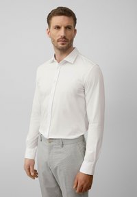s.Oliver BLACK LABEL - TAILORED FIT ELASTISCHES - Formal shirt - weiß Thumbnail Image 1