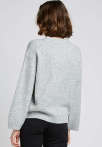 Andy & Lucy PROSPER - Pullover - gris