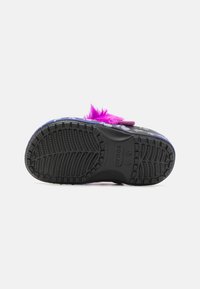 Crocs CHESHIRE CAT UNISEX - Pantoletai - black/pink