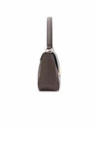 Borsa in pelle di colore marrone scuro con una finitura testurizzata. Presenta una singola tracolla e un accento dorato sul lato. Base piatta.