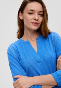 s.Oliver Langarmshirt - royalblau