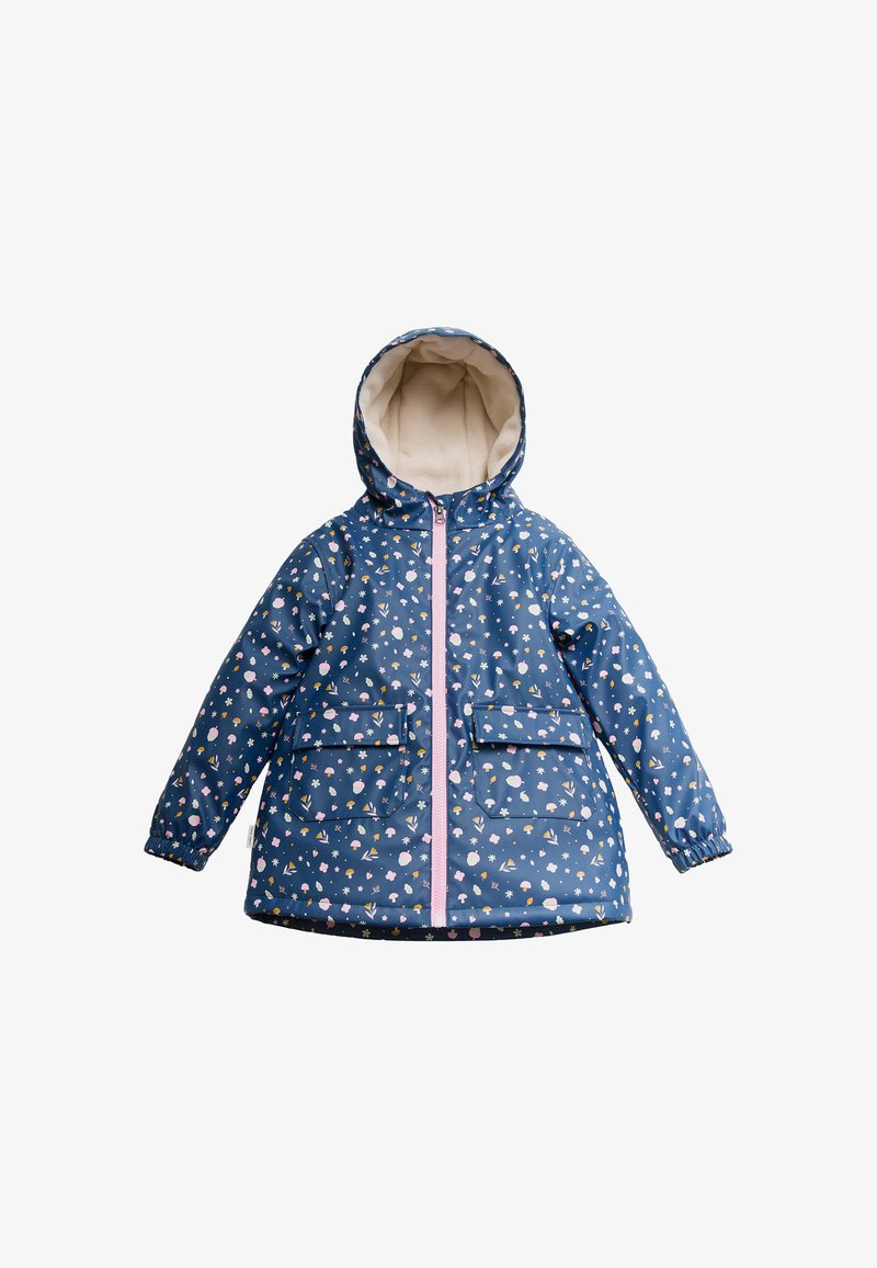Chaqueta infantil de color azul marino con un patrón floral, capucha beige esponjosa, cremallera rosa y dos bolsillos delanteros. Mangas largas y fruncidas.