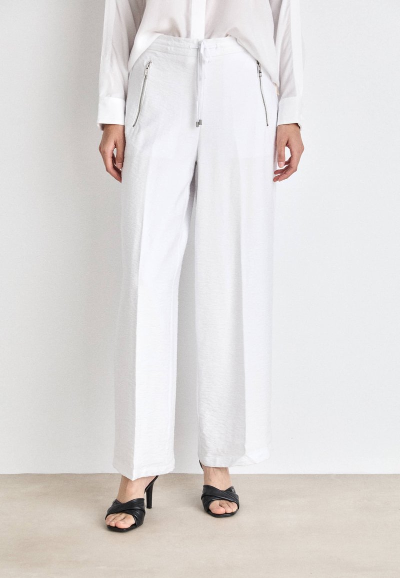 DKNY PULL ON DRAWSTRING PANT - Trousers - white - Zalando