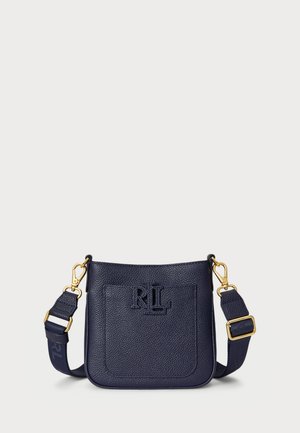 Marint läder crossbody-väska med texturerad yta, präglad RL-logotyp, justerbar rem och detaljer i guldton. Mäter cirka 20 x 18 cm.