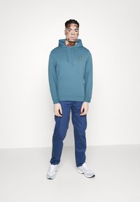 Lyle & Scott PULLOVER HOODIE - Sportska majica - skipton blue