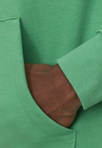 Jack & Jones JJESTAR  NOOS - Felpa con cappuccio - green bee